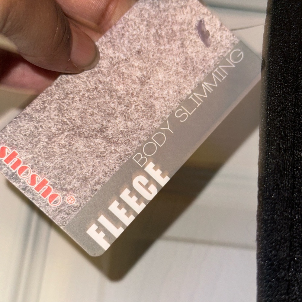 Black Soft Fleece Leggings​ - Picture 4 of 6